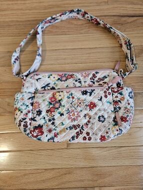 Vera Bradley On the Go Crossbody Pink Floral Quilted Prairie Paisley Pattern